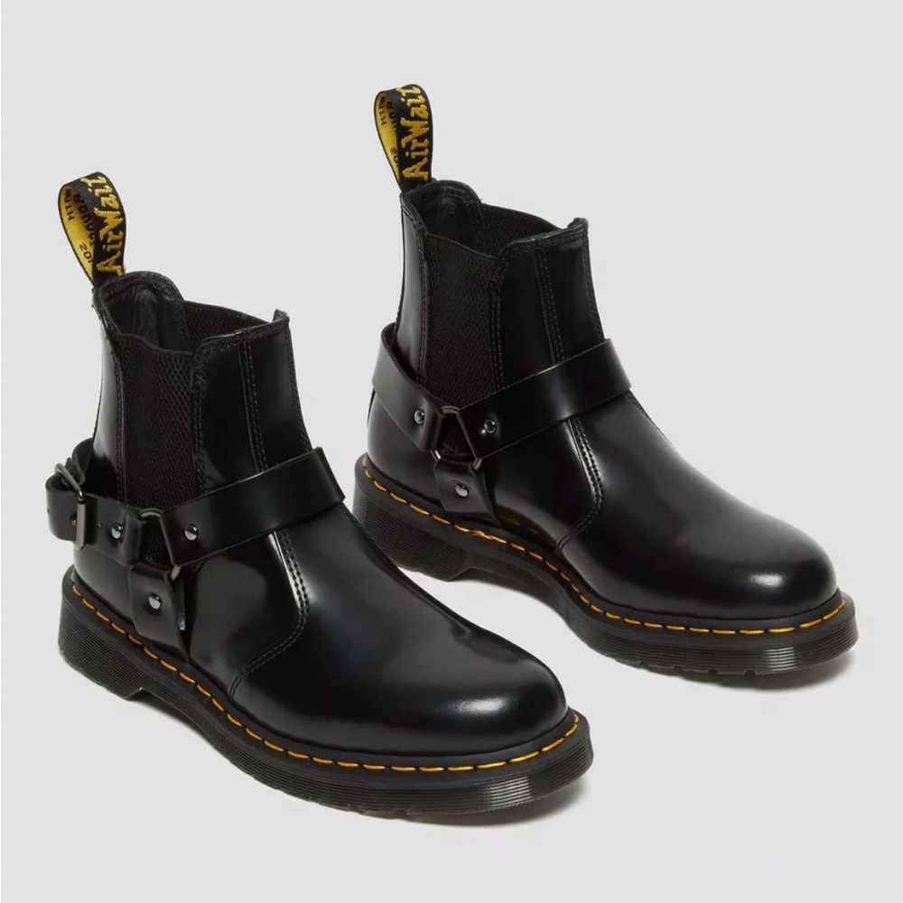 New Dr Martens Wincox Women’s 5 Smooth Leather Buckle Boots